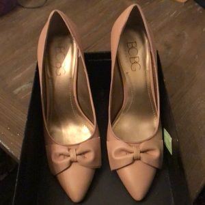 Nice barely worn dressy pumps